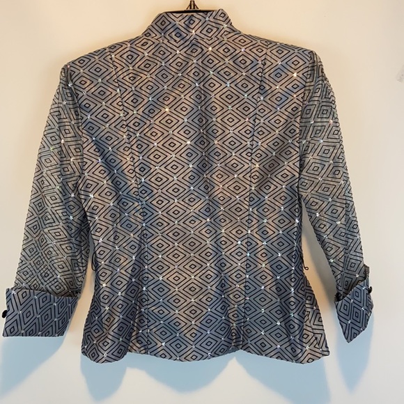 J.R. Nites Sequins Black and Gray Top Size 6 - Picture 2 of 5